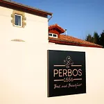 לינה וארוחת בוקר Perbos 1556