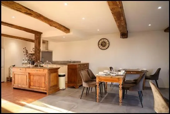 Perbos 1556 לינה וארוחת בוקר 4*