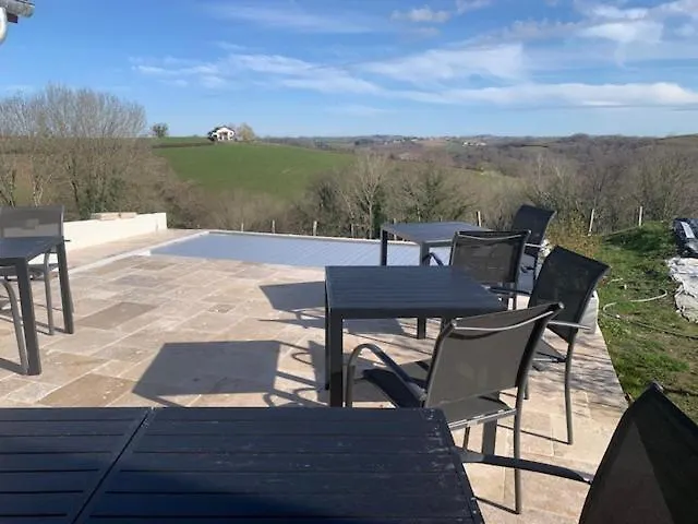 Perbos 1556 לינה וארוחת בוקר 4*