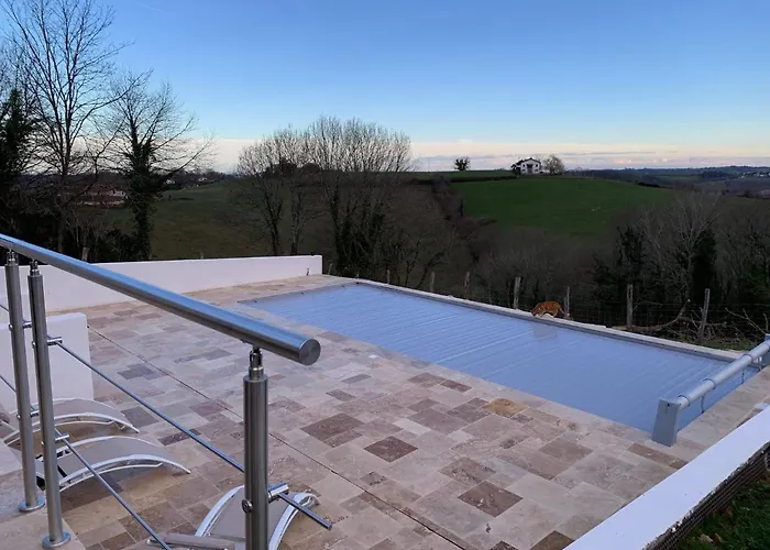 Perbos 1556 לינה וארוחת בוקר 4*