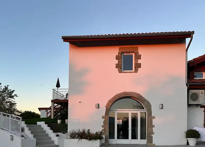 לינה וארוחת בוקר Perbos 1556 La Bastide-Clairence