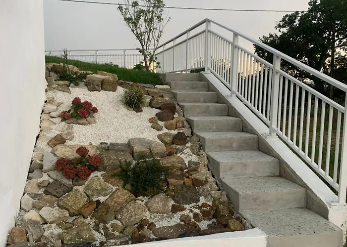 לינה וארוחת בוקר Perbos 1556 4*