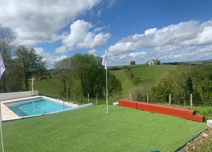 לינה וארוחת בוקר Perbos 1556 La Bastide-Clairence