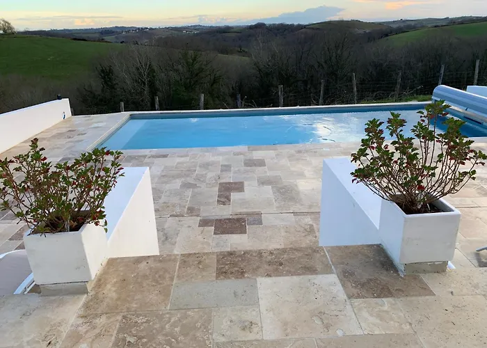 לינה וארוחת בוקר Perbos 1556 La Bastide-Clairence